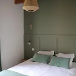 Des Pelerins 8 Personnes - 10 Minutes Du Mt St Michel