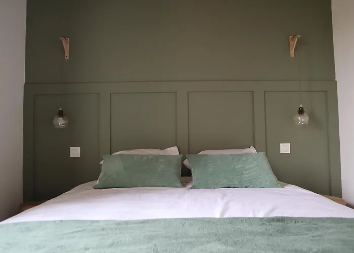 Des Pèlerins 8 Personnes - 10 Minutes Du Mt St Michel