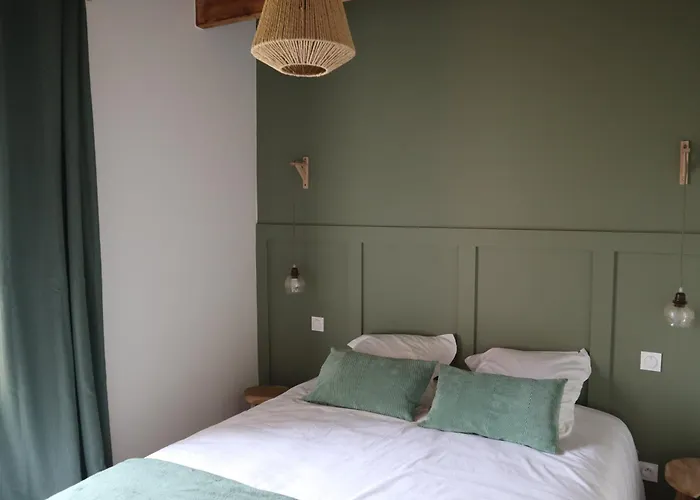 Des Pèlerins 8 Personnes - 10 Minutes Du Mt St Michel