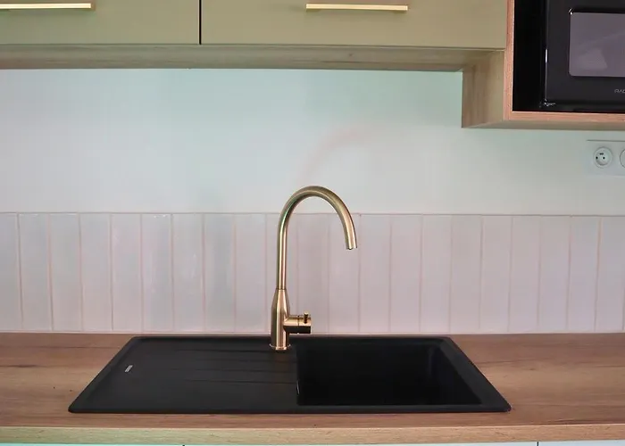 Le Domaine Des Figuiers - Des Pelerins * Servon (Manche)