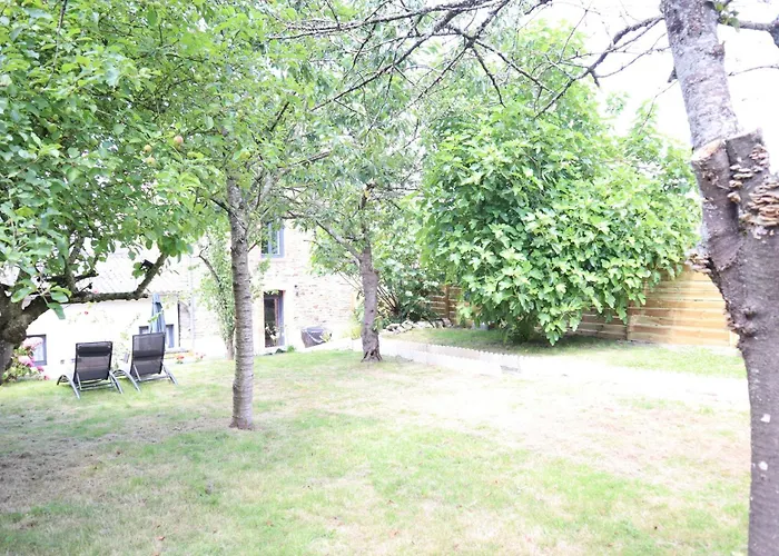 Le Domaine Des Figuiers - Des Pelerins Servon (Manche)